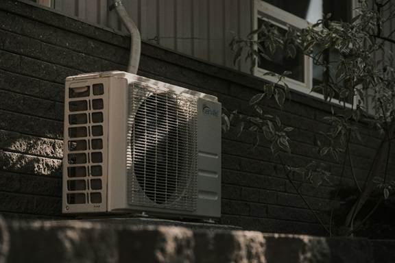 Outdoor AC unit serviced by an air duct cleaning company in California